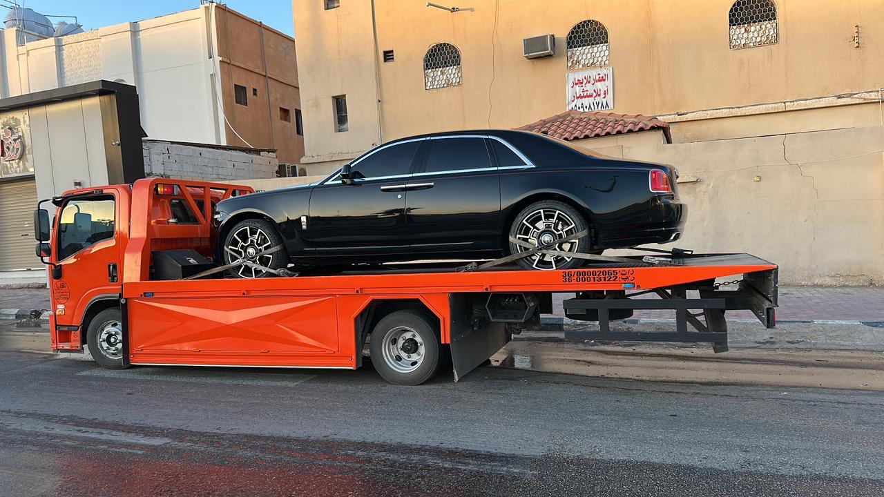 سطحة قريبة مني لسحب سيارة داخل حي بالمدينة المنورة